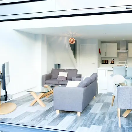 Winton Townhouse *